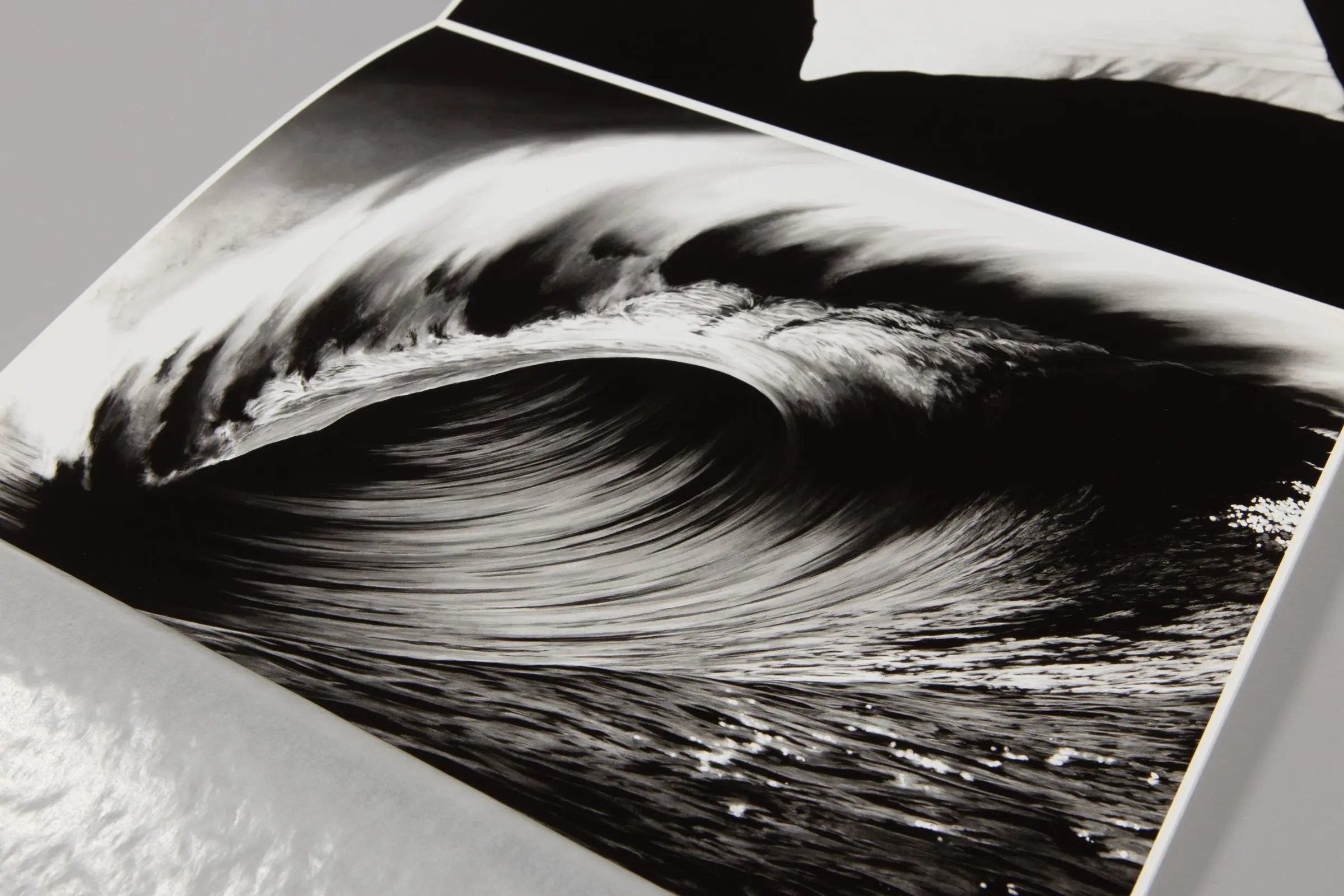 Robert Longo – Essentials