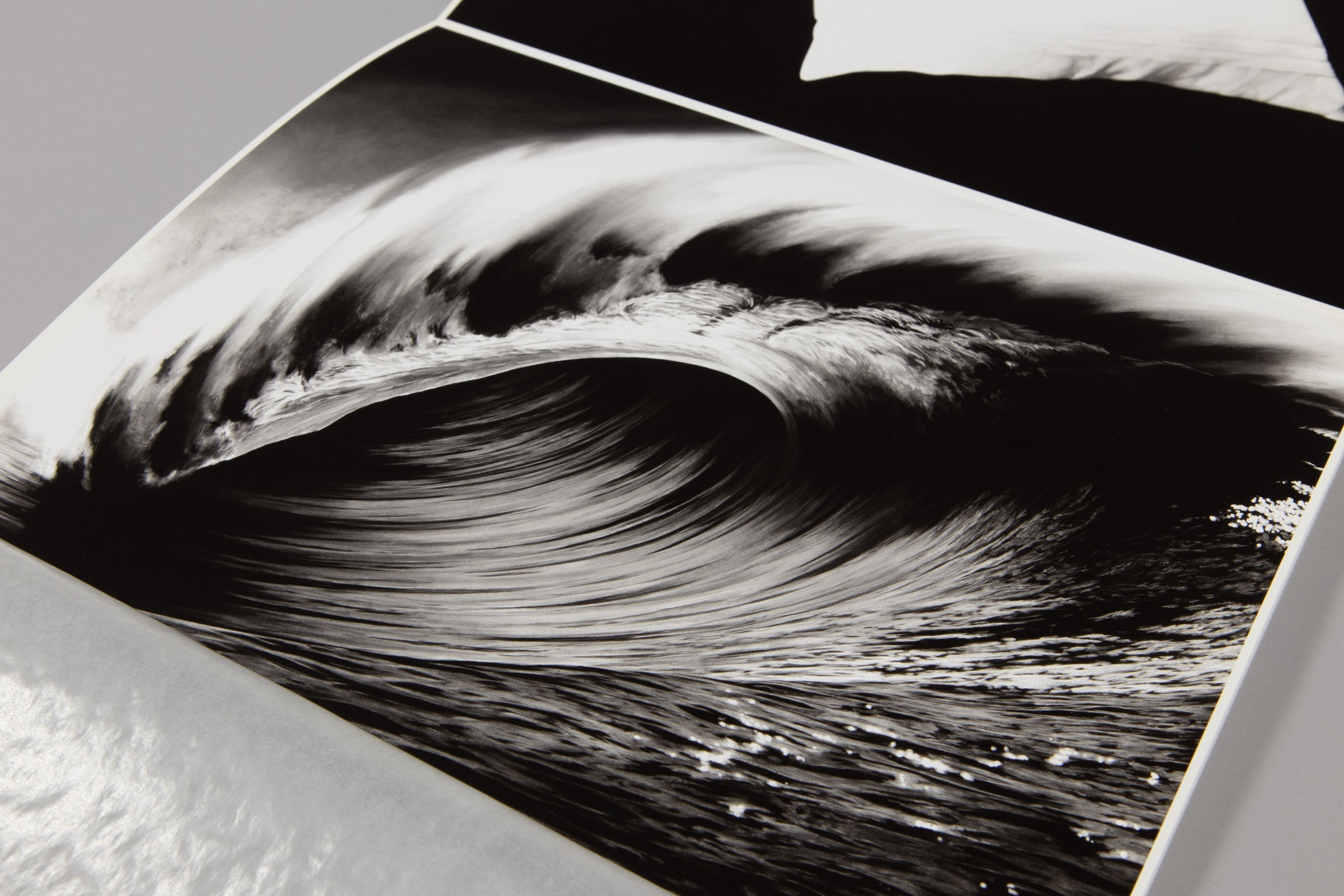 Robert Longo – Essentials