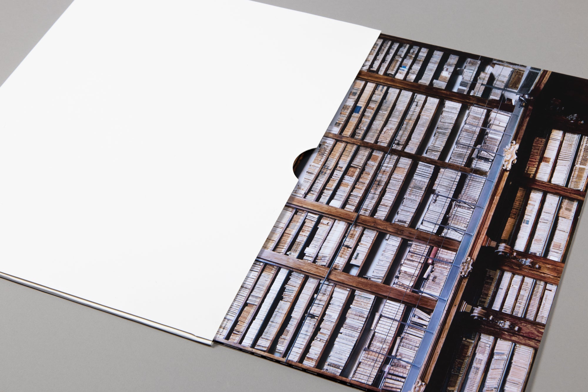 Candida Höfer – Shelves