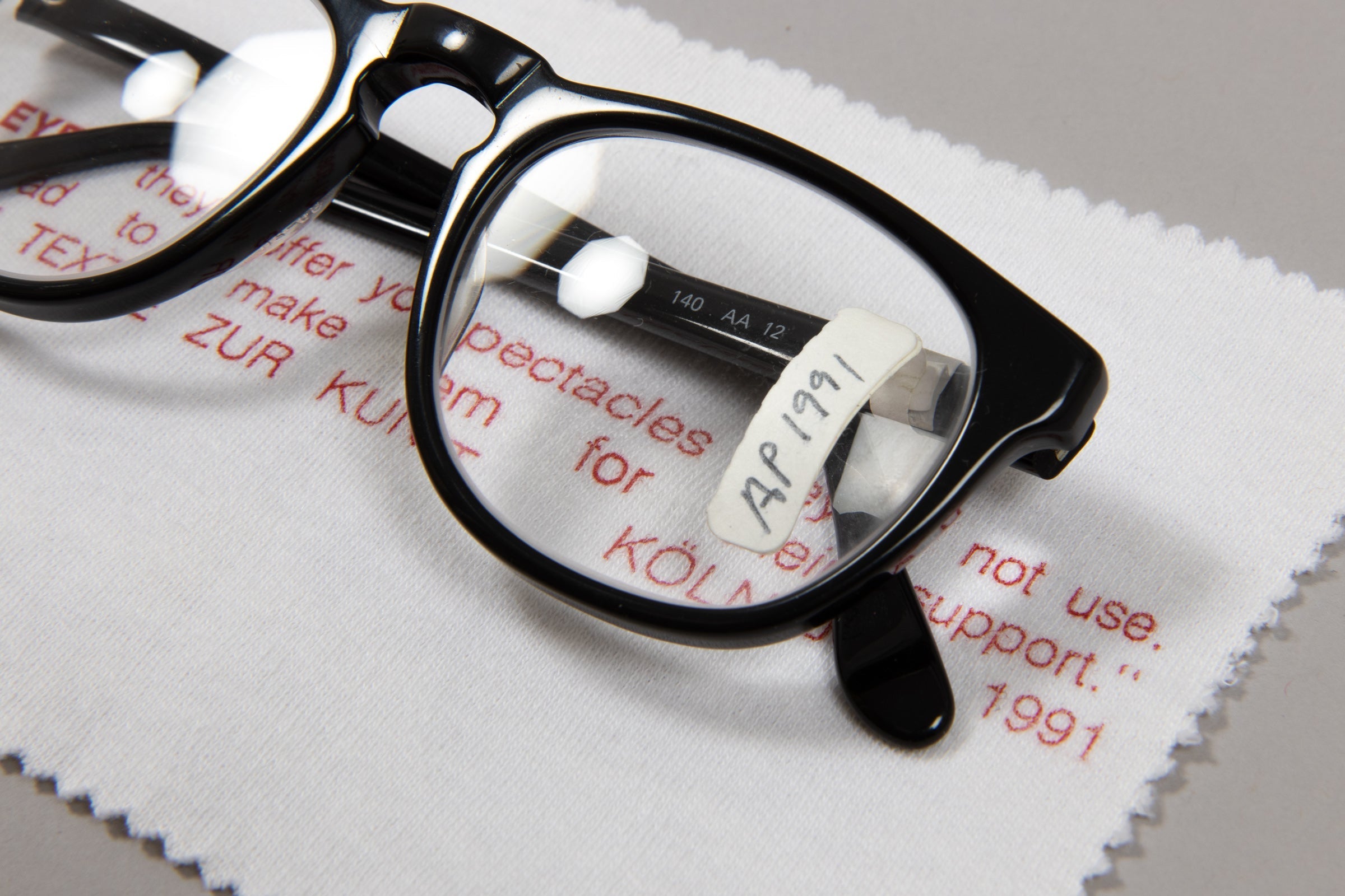 Rosemarie Trockel, 4 Eyes