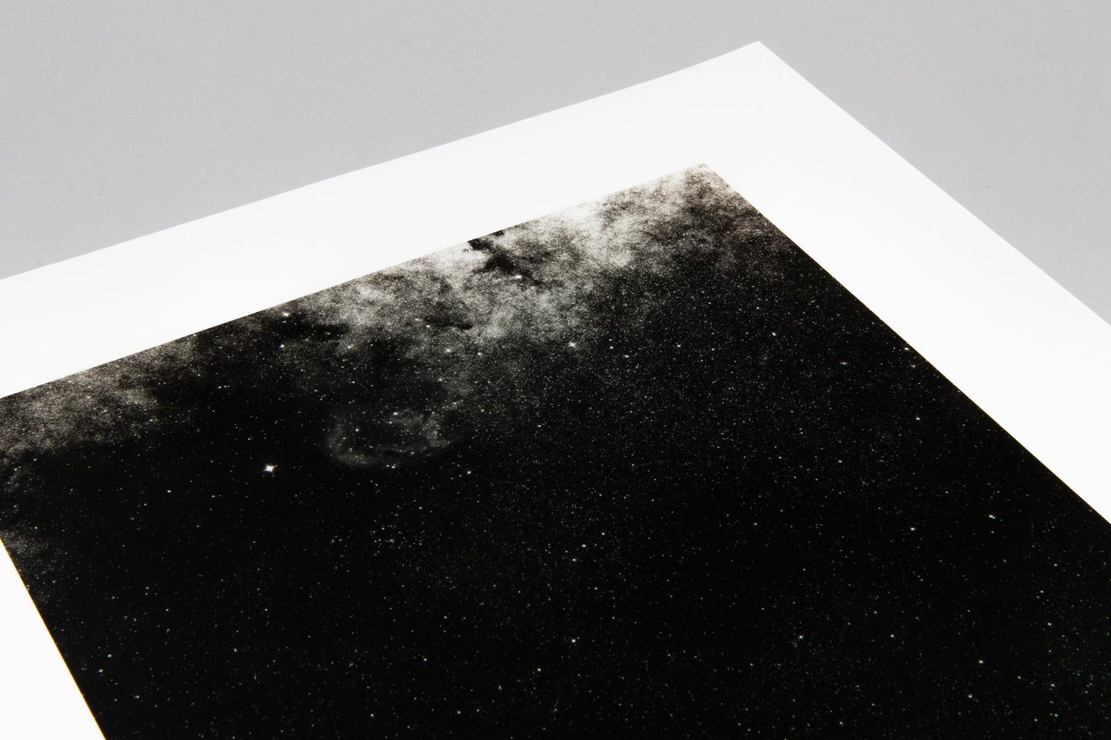 Thomas Ruff, Untitled (Sterne 17h 38m/-30°, 1990)