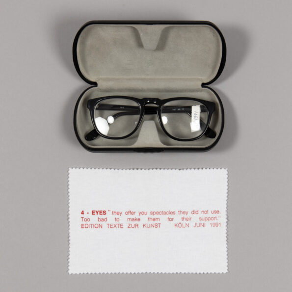 Rosemarie Trockel, 4 Eyes