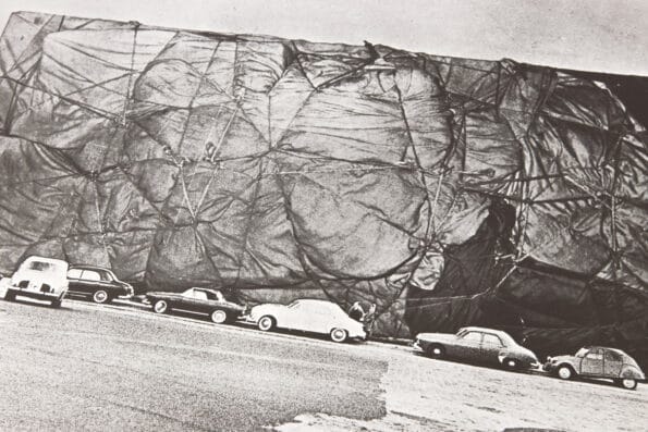 Christo, Edifice Public Epaqueté, Project (Monuments)